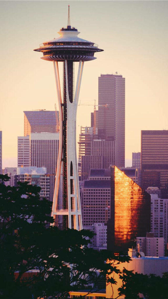 Sky-High Serenity: Seattle's Iconic Space Needle Captured in Stunning Iphone Wallpaper