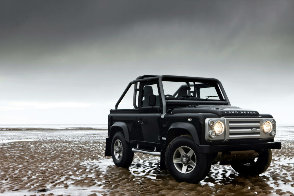 2008 Land Rover Beach Adventure Wallpaper for iPhone Background