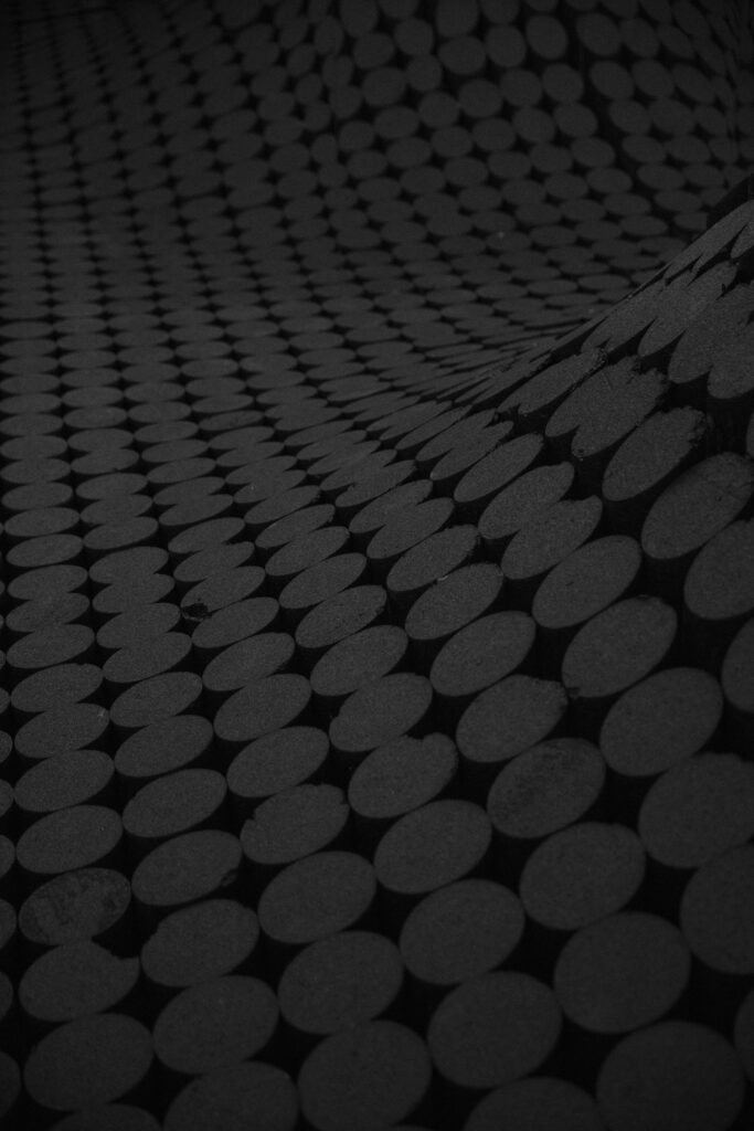 Modern Black & Gray Circular Pattern Wallpaper for 4K Displays