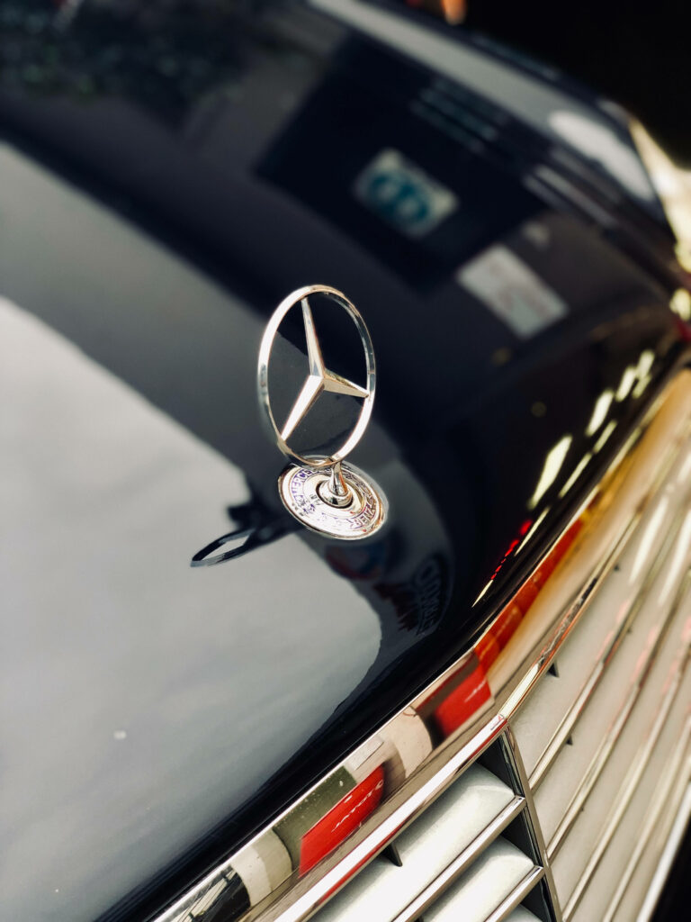 Sleek Black Mercedes-Benz Wallpaper: Luxury & Elegance
