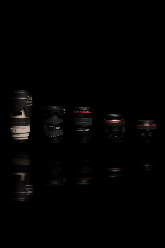 Minimalistic Camera Lens Wallpaper: Precision & Craftsmanship Background