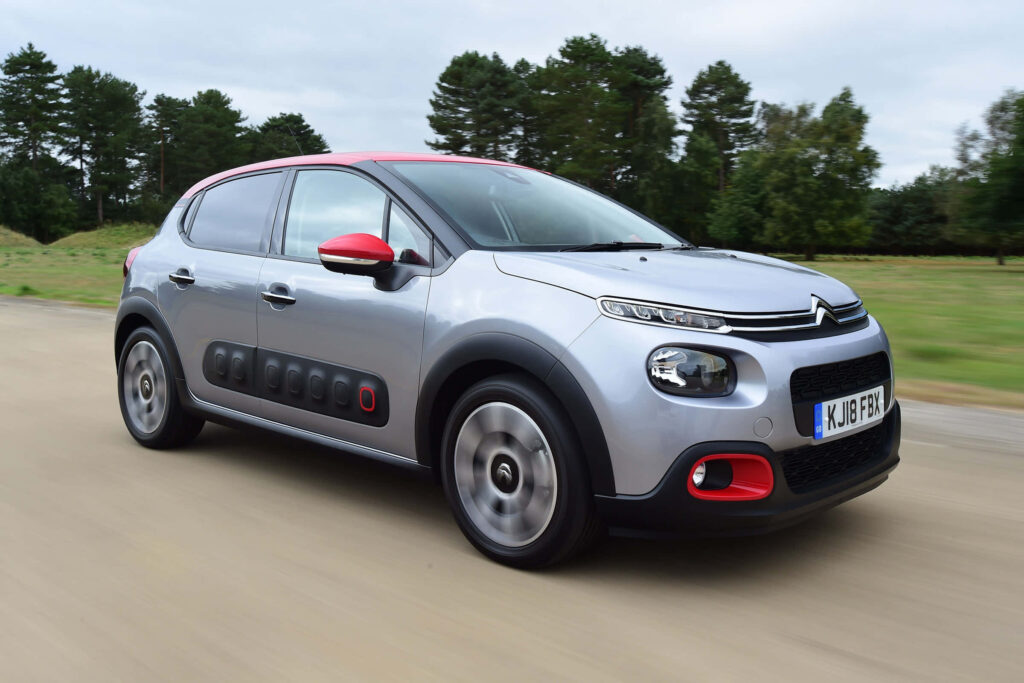 Citroën C5 Aircross Wallpaper: Modern Design on a Scenic Route