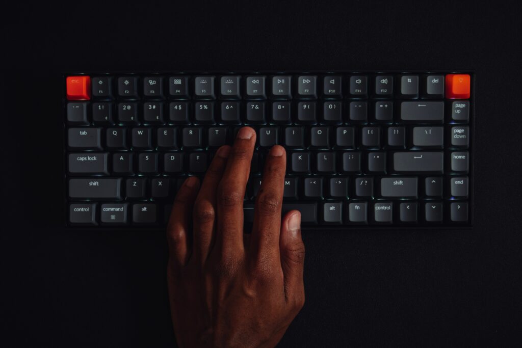Modern Keyboard Wallpaper: Sleek Design & Hacker-Inspired Aesthetic