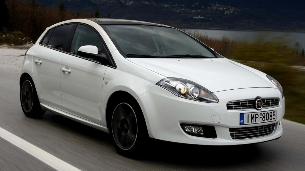 Sleek Fiat Bravo Wallpaper: Dynamic Design & Scenic Background