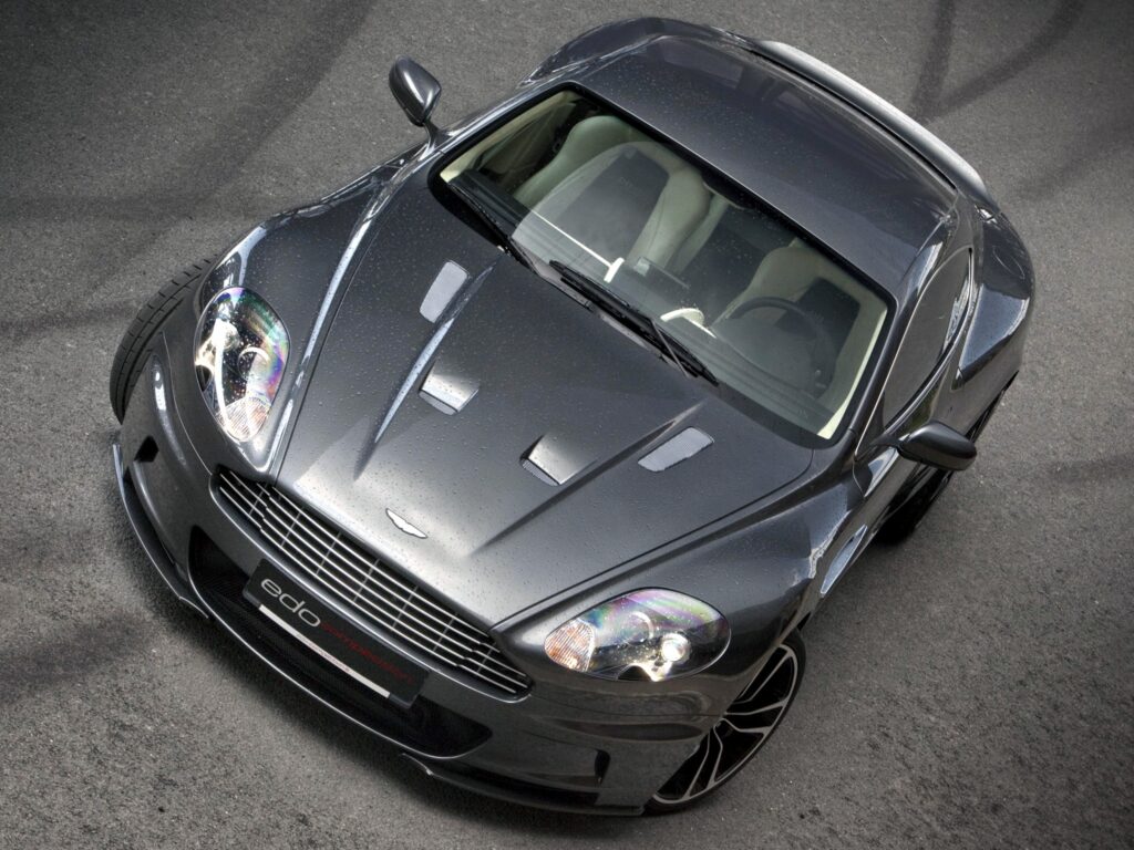 Elegant Gray 2010 Aston Martin DBS Wallpaper - Stylish Auto Design