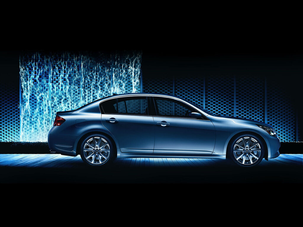 Sleek Infiniti G37 Wallpaper: Elegant Design & Sharp Curves