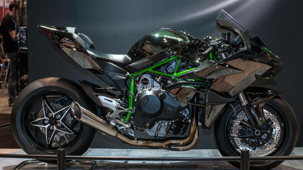 Kawasaki H2R Wallpaper: Sleek, Aerodynamic Power & Design