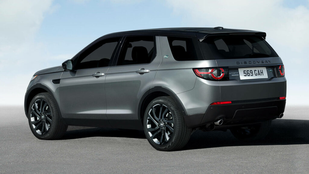 Luxurious Land Rover Discovery HSE: Sleek iPhone Wallpaper Background
