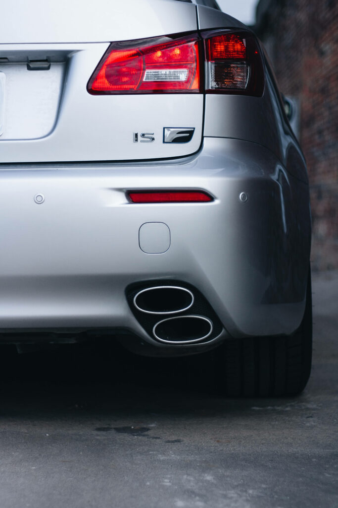 Sleek Lexus IS F Rear View Wallpaper: Modern Design & Dual Exhaust