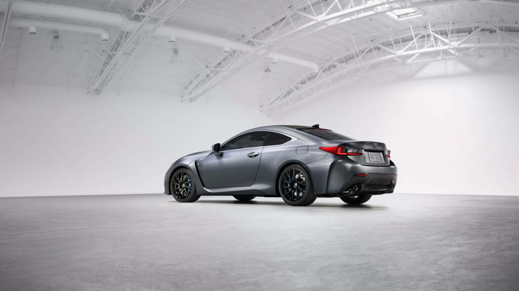 Metallic Gray Lexus RC F Wallpaper: Sporty Luxury in a Minimalist Setting