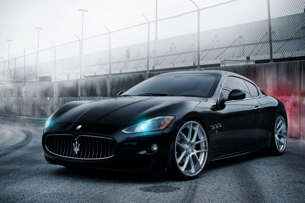 Elegant Maserati GranTurismo Wallpaper: Power on Open Road