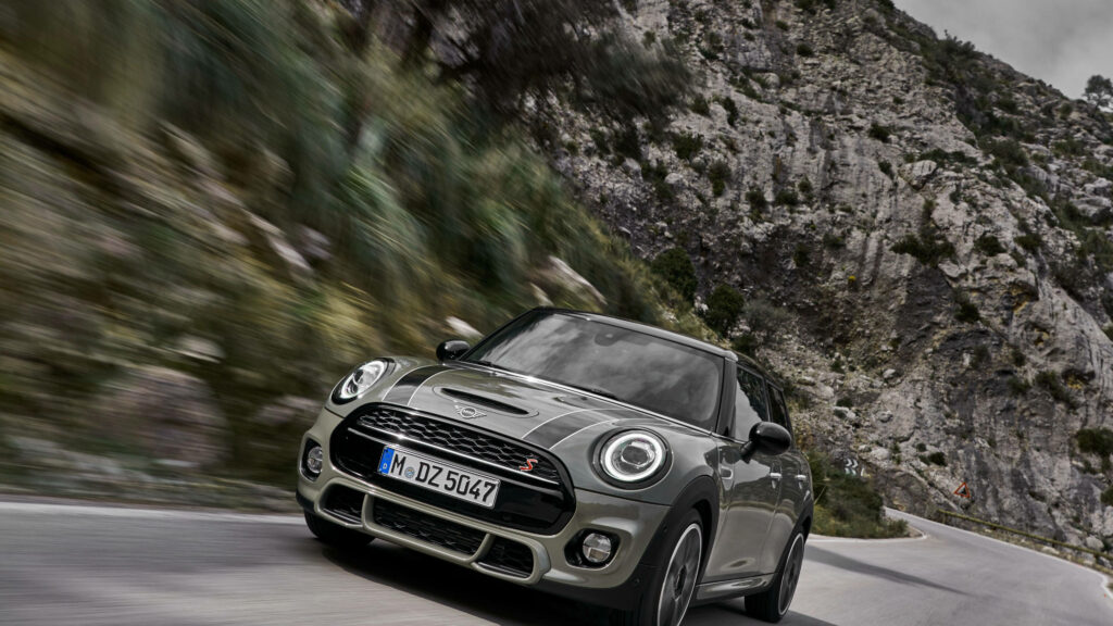 Mini Cooper Moonwalk Grey: Dynamic Wallpaper for Mountain Road Adventures