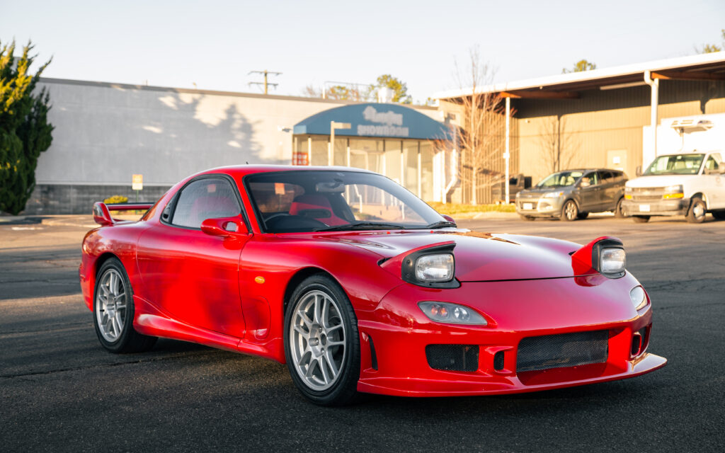 Stunning Red Mazda RX-7 Wallpaper: Outdoor Elegance & Design