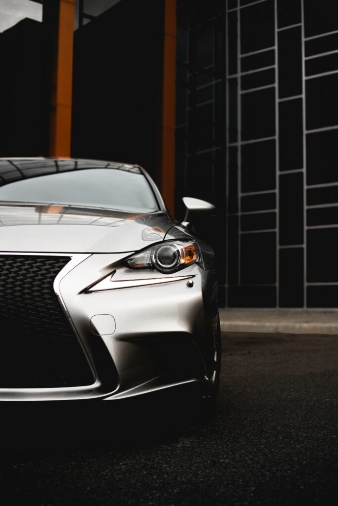 Stylish Silver Lexus RX Wallpaper: Urban Elegance & Modern Design