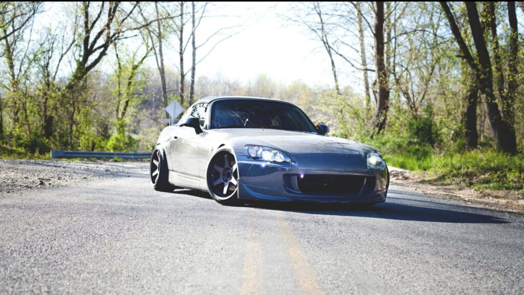 Silver Honda S2000: The Perfect Fusion of Japanese Innovation and Urban Sophistication Wallpaper