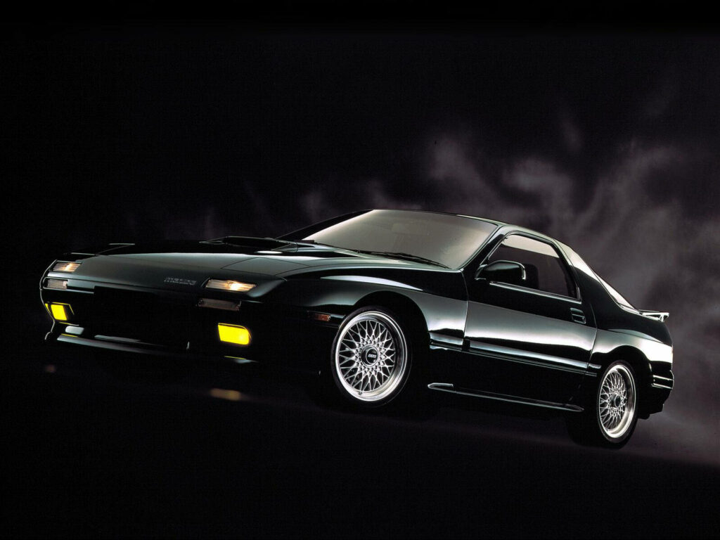 Striking Minimalism: Captivating Rx-7 in Ebony Obscurity with Misty White Haze Wallpaper