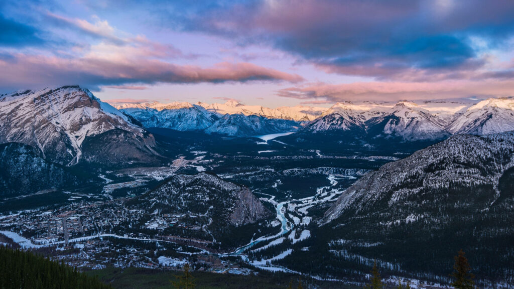 Majestic 4k Computer Background: Snow-Capped Peaks Adorn Vast Mountain Range Wallpaper