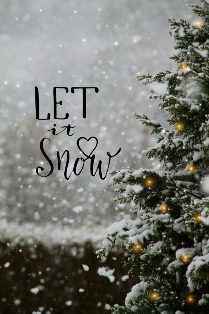 Snowy Christmas Wallpaper: Evergreen Tree & Falling Snow Delight