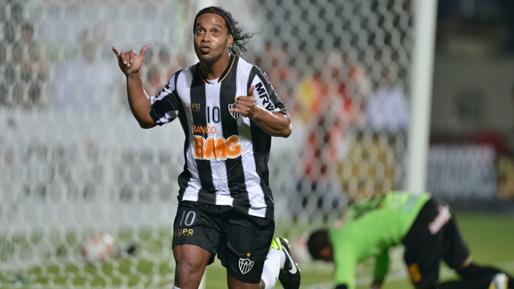 Soccer Superstar: Ronaldinho in Action at Clube Atlético Mineiro - Vibrant HD Wallpaper Background