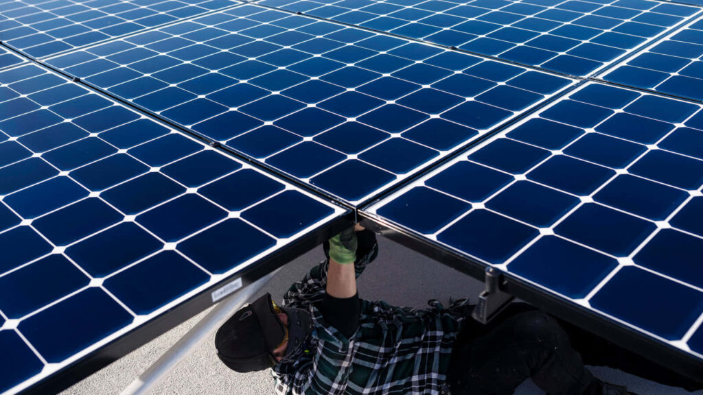Brooklyn Rooftop Solar Panel Installation: Modern Energy Solutions Wallpaper