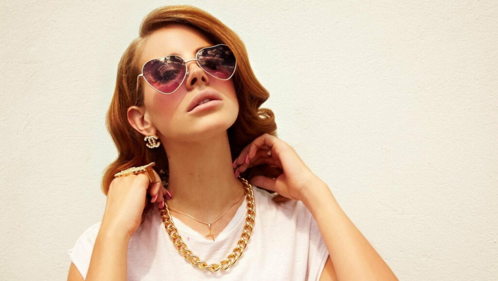 Luminary Lana: Captivating QHD Wallpaper with Del Rey's Enchanting Presence