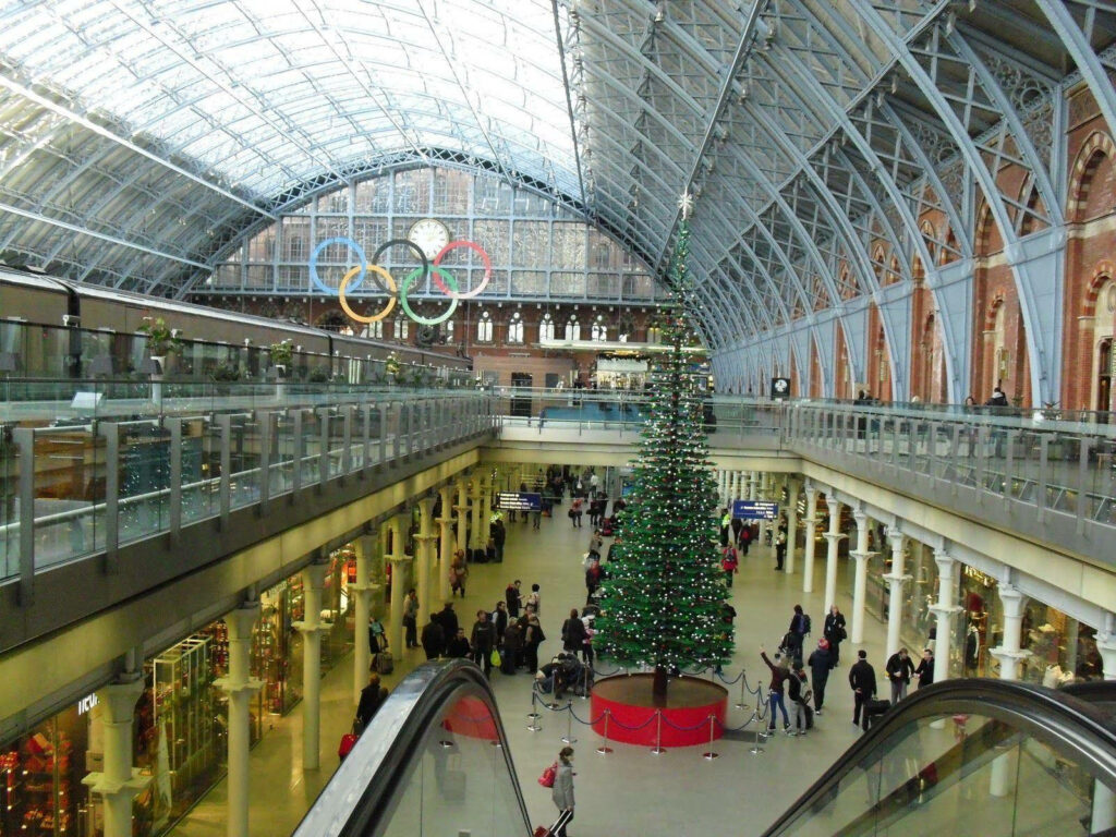 Festive St Pancras International Station Wallpaper: Architectural Marvel