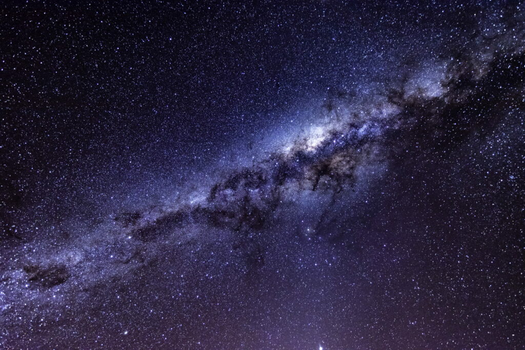 Starry Night Skies: A Cosmic Wallpaperscape of the Milky Way Galaxy
