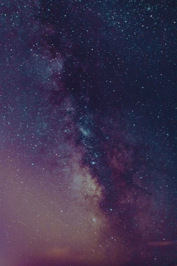 Mysterious Night: Captivating Purple Galaxy Illuminates the Starry Sky Wallpaper