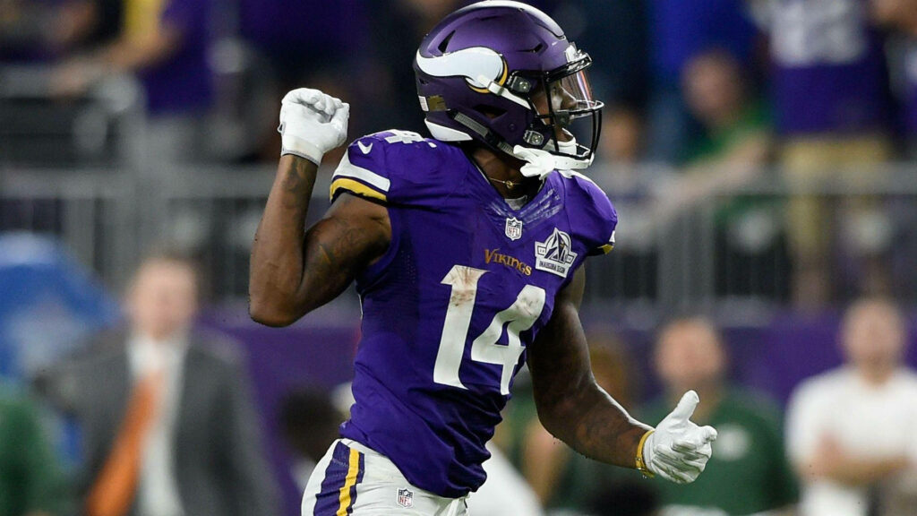 Stefon Diggs Victory Celebration Wallpaper | Minnesota Vikings Energy