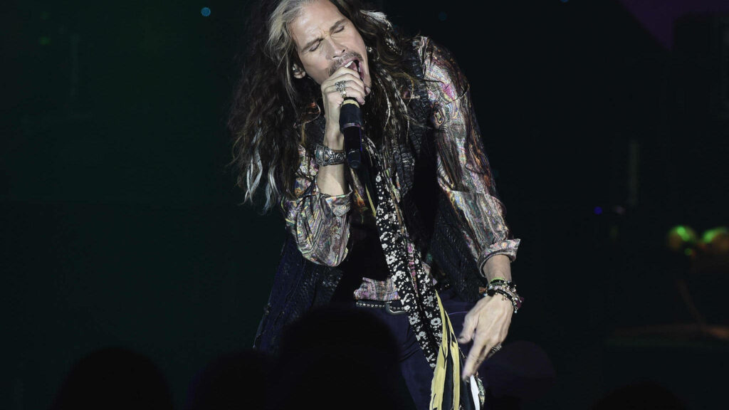 Dynamic Wallpaper: Steven Tyler - Aerosmith's Charismatic Frontman Live