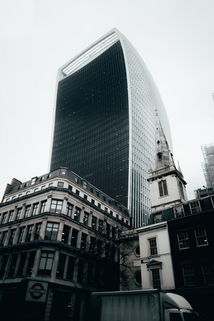 Stunning Wallpaper: Modern Skyscraper Meets Historic Architecture