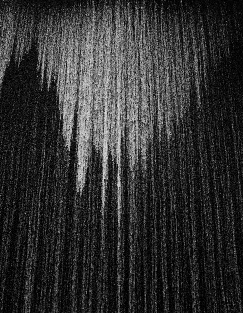 Striking Black Abstract Wallpaper - Cascading Ice Curtain Design