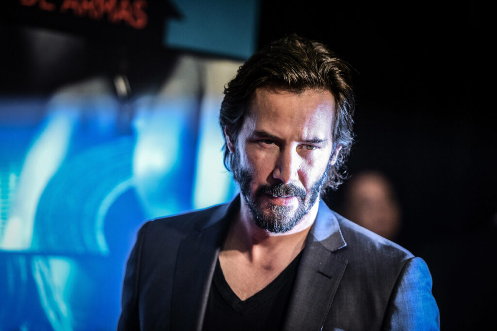 Striking Keanu Reeves Wallpaper: Charisma & Iconic Presence