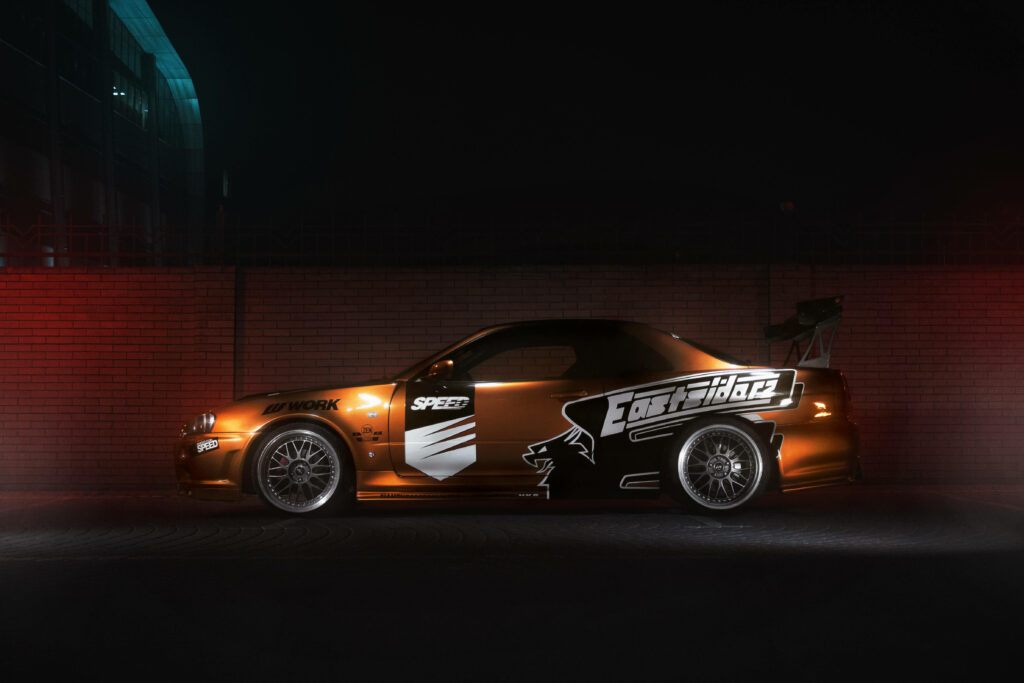 Nissan Skyline GTR R34 Wallpaper: Striking Custom Decals & Design