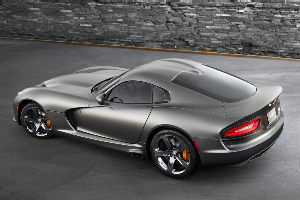 Stunning 2014 Dodge Viper SRT GTS Wallpaper with Anodized Carbon Finish