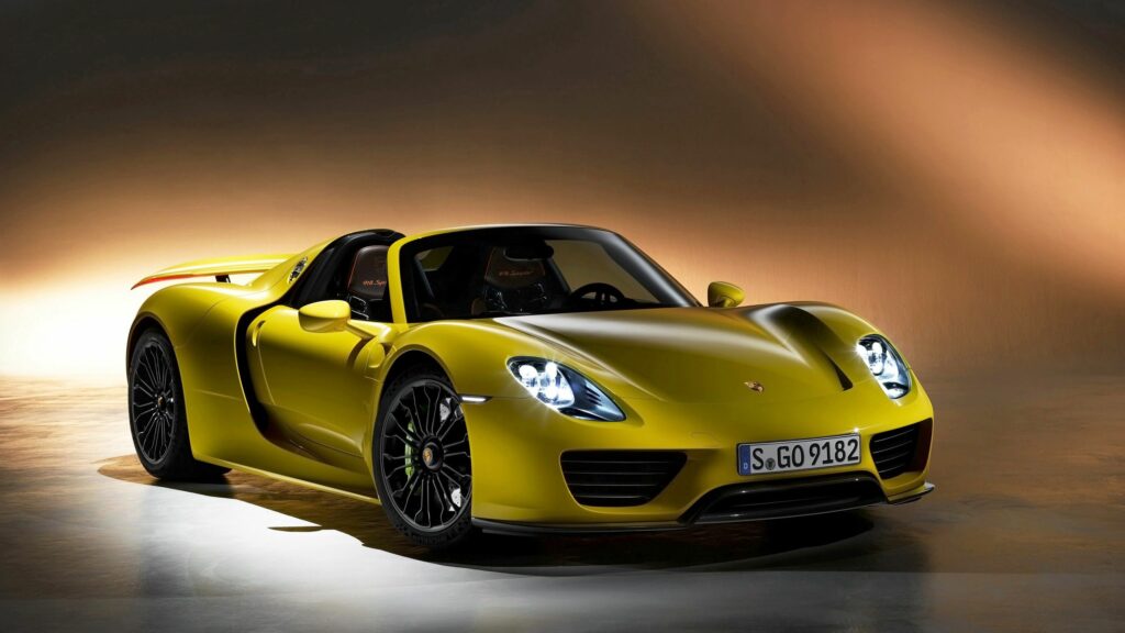 Stunning 2014 Porsche 918 Spyder Wallpaper - Vibrant Yellow Design