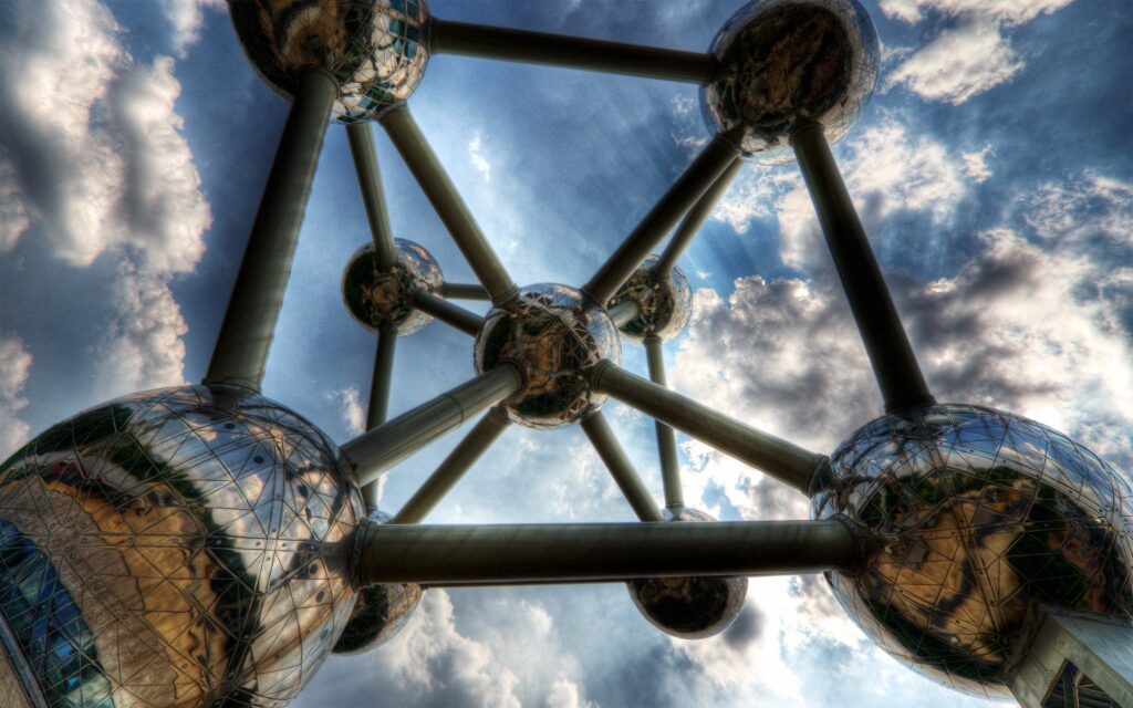 Stunning 2560x1600 Wallpaper: Reflective Spheres & Dynamic Sky