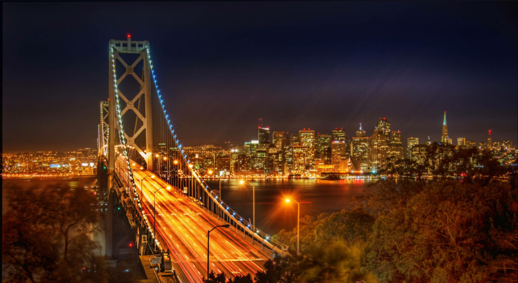 Vibrant San Francisco Night 4K Wallpaper - Bay Bridge Skyline