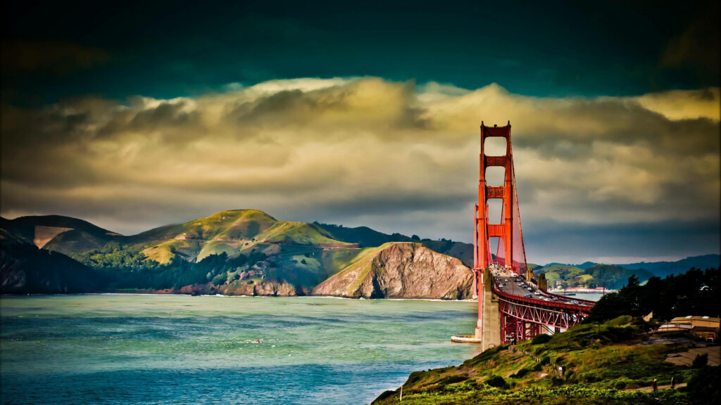 Stunning 4K UHD Golden Gate Bridge Wallpaper with Dramatic Sky
