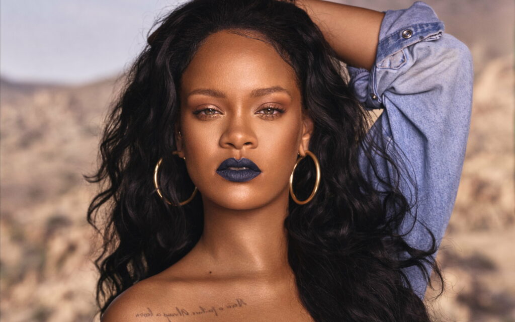 Ravishing Robyn: A Mesmerizing 4K Portrait of the Beautiful American Singer with Stylish Purple Make-up Wallpaper