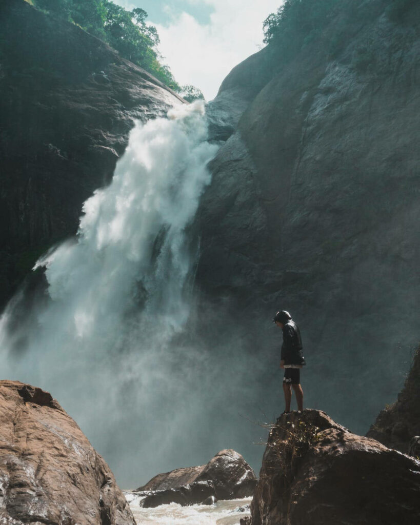 Stunning 4K Waterfall Wallpaper for iPhone 11 Pro: Nature's Serenity