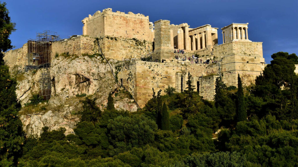 Stunning Acropolis Wallpaper: Ancient Athens with Lush Greenery