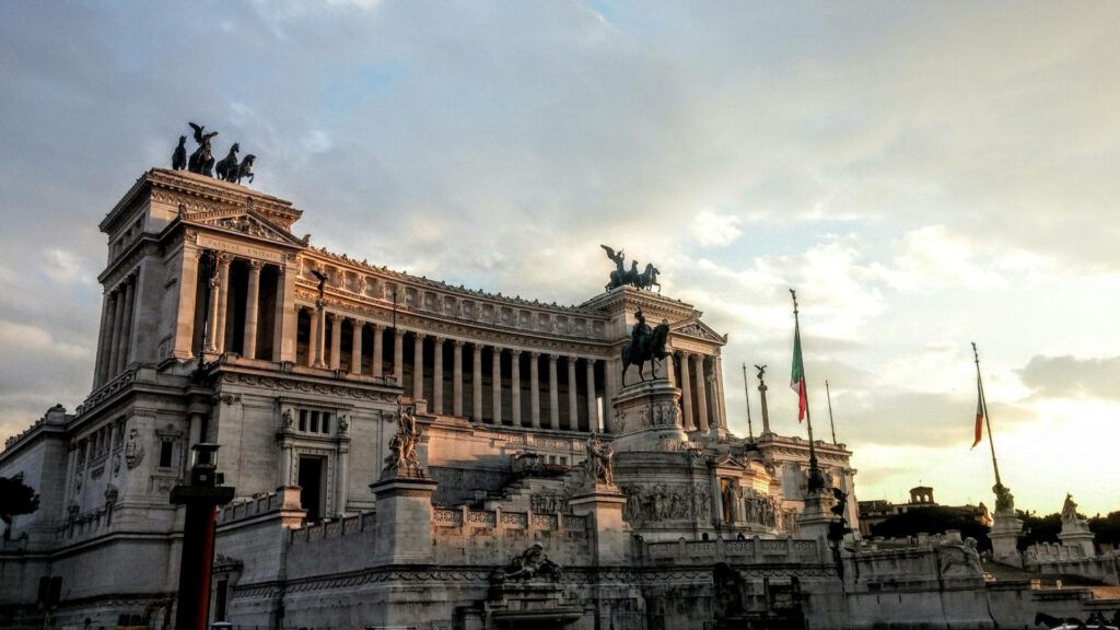 Altare Della Patria Wallpaper: Majestic Rome Architecture Background