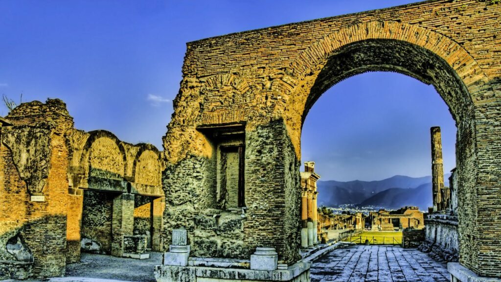 Stunning Ancient Rome Wallpaper: HDR Architecture & Warm Light