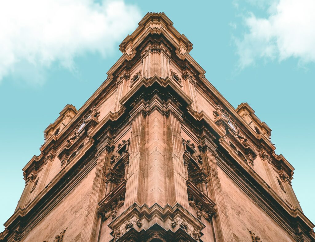 Timeless Architectural Wallpaper: Elegant Historical Building Design
