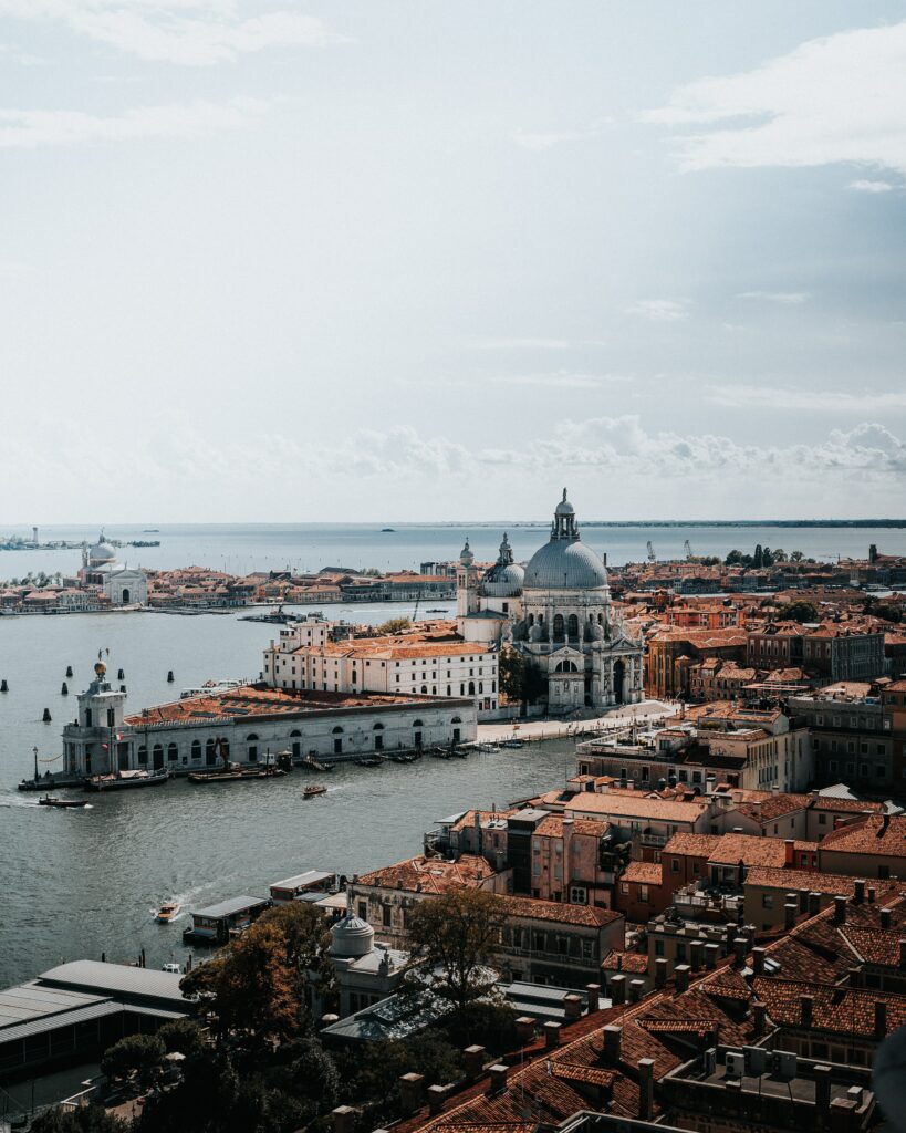Stunning Architecture Wallpaper: Elegant Historic Cityscape & Waterfront