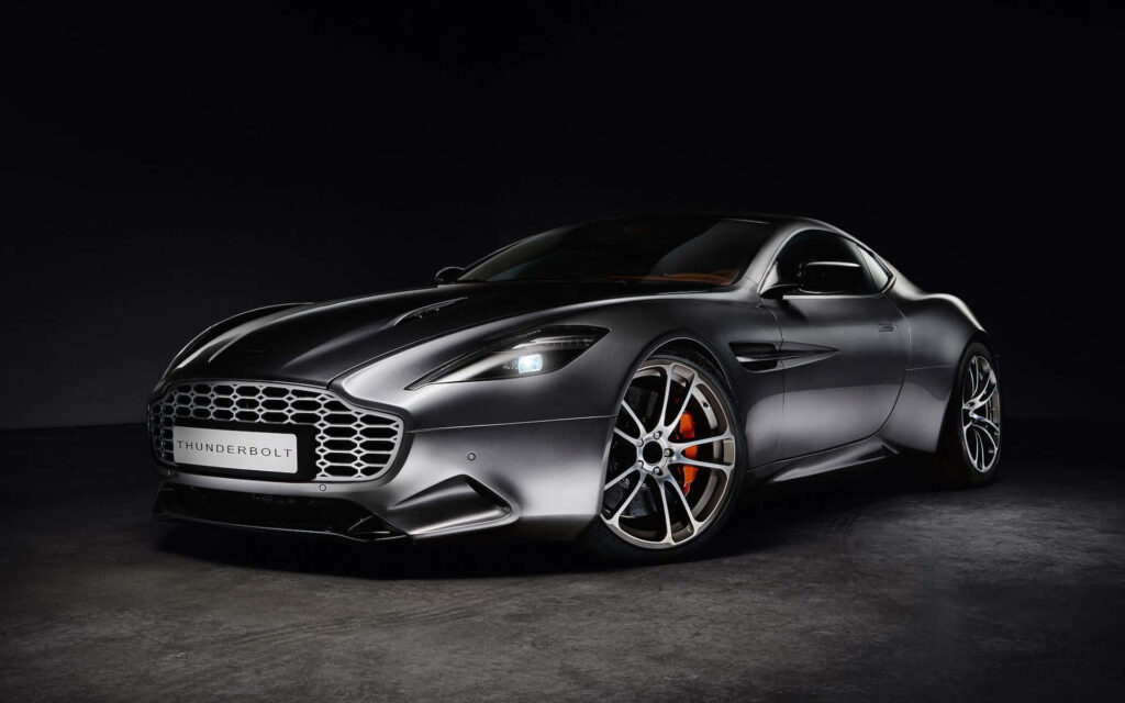 Sleek Aston Martin Vanquish Wallpaper: Power & Elegance
