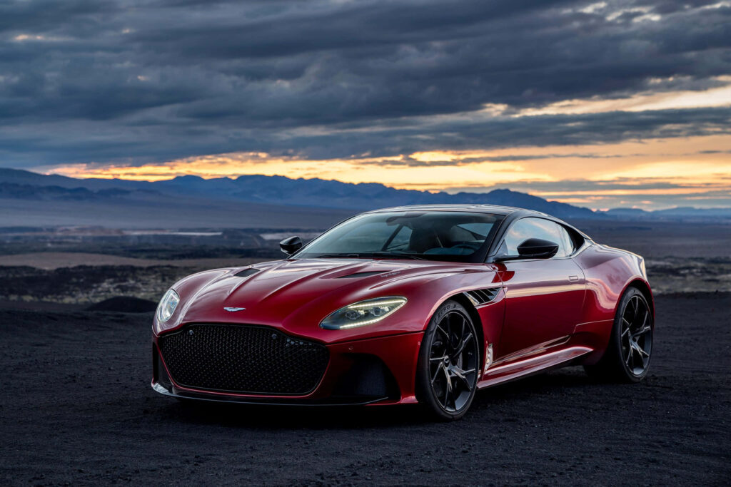 Stunning Aston Martin Wallpaper: Luxury & Performance in Nature