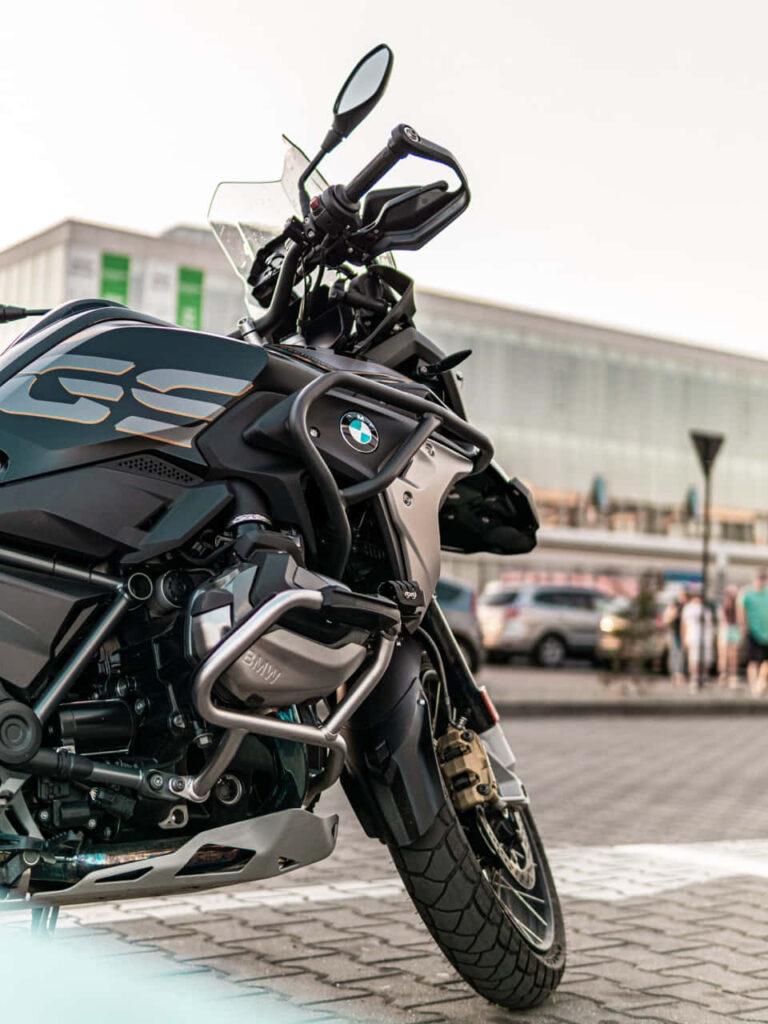 Stunning BMW GS Motorcycle Urban Wallpaper - HD Background