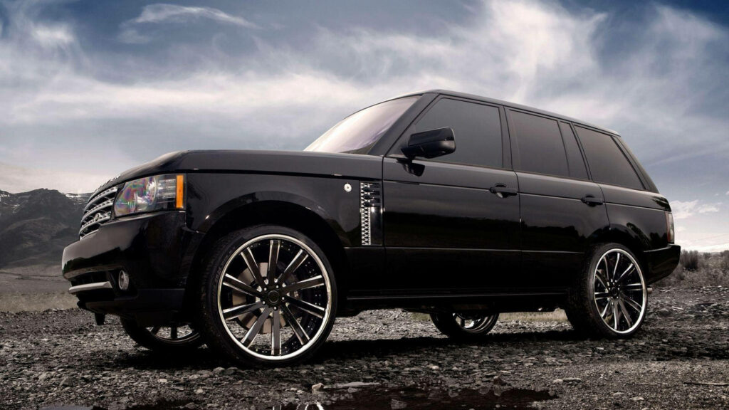Luxury Black Range Rover 4K Wallpaper: Power & Style in Mountains